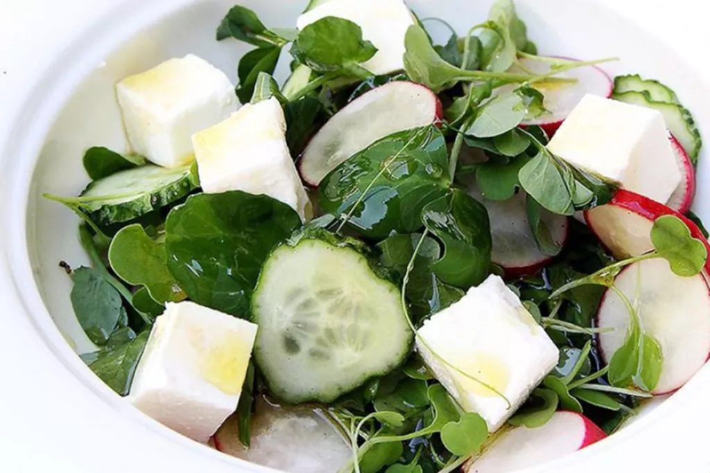 фото рецепт салат с микрозеленью гороха
