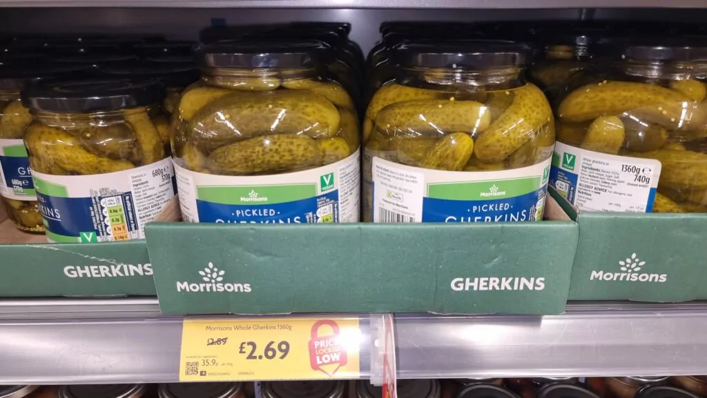 огірки у банці